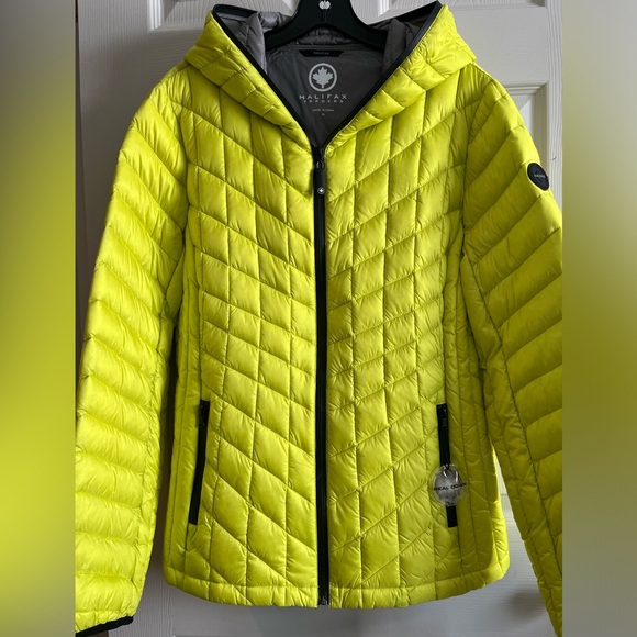 Halifax Traders Jackets & Blazers - Halifax Traders puffer jacket. Down & feather filled. Packable. Size XLarge. NWT